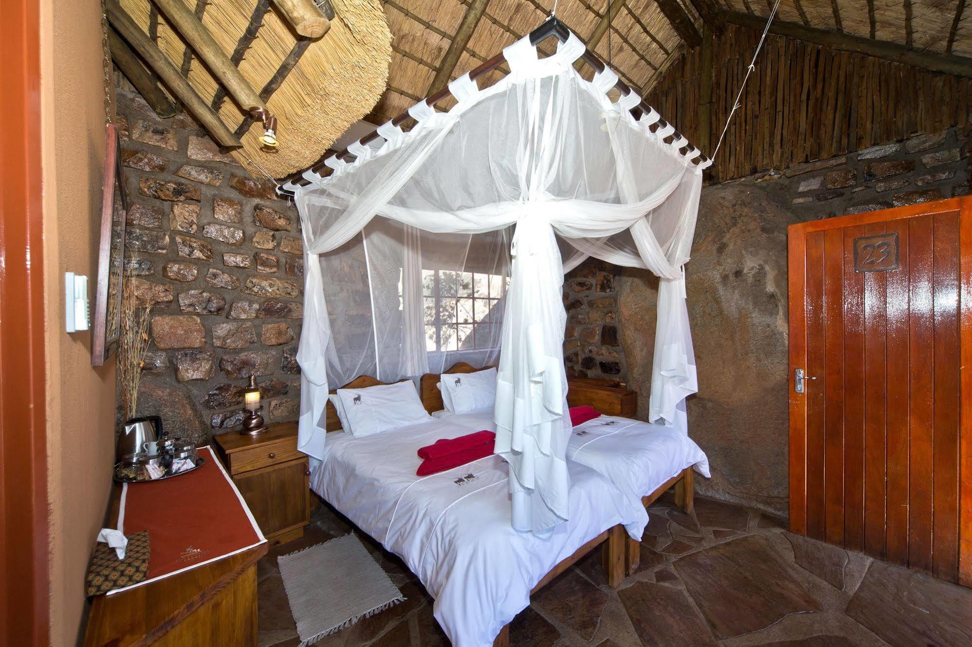 Gondwana Canyon Lodge Kanebis エクステリア 写真